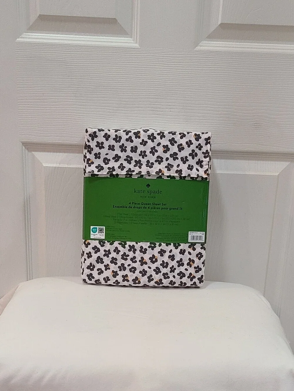 kate spade Queen White Sheet Set with Black and Gold Leopard Spots Floral